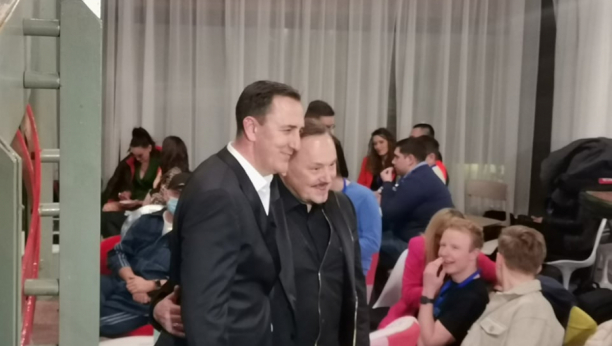 PONUDILI SU MI MESTO U ŽIRIJU, ALI SAM ODBIO! Poznati pevač se pojavio na finalu izbora za pesmu Evrovizije i šokirao izjavom!