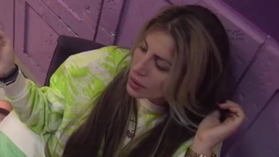 DALILI ISPALA SI*A! Svi u šoku nakon ovog poteza zadrugarke, kamera zabeležila svaki detalj! (VIDEO +18)