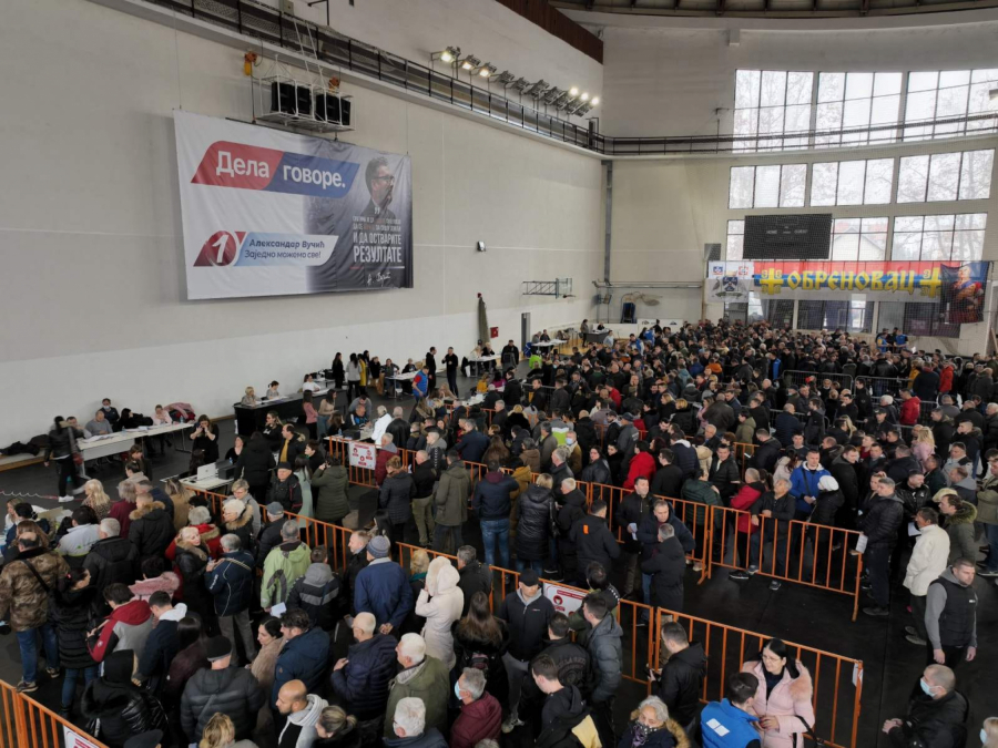 CELA SRBIJA SE PODIGLA Građani u svim mestima masovno daju potpise za predsedničku kandidaturu Aleksandra Vučića (FOTO)