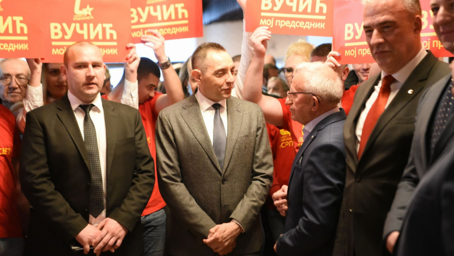 Ministar Vulin i general Lazarević potpisali za Aleksandra Vučića