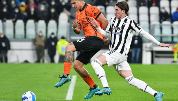 MINIMALAC JUVENTUSA! Vlahović dobio žuti karton