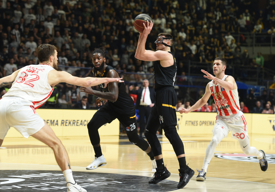 PARTIJA KARIJERE ALEKSE AVRAMOVIĆA! Tim Željka Obradovića u trećem ovosezonskom derbiju  slomio otpor večitog rivala!