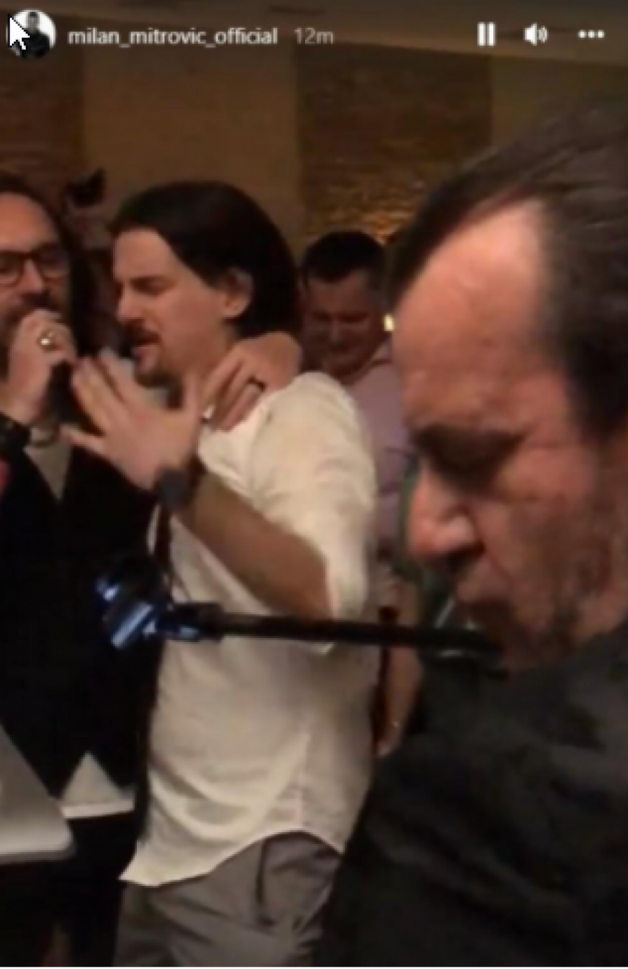 LUKASOV SIN SE LATIO MIKROFONA! Lazar zapevao na svojoj svadbi čuveni hit svog oca!