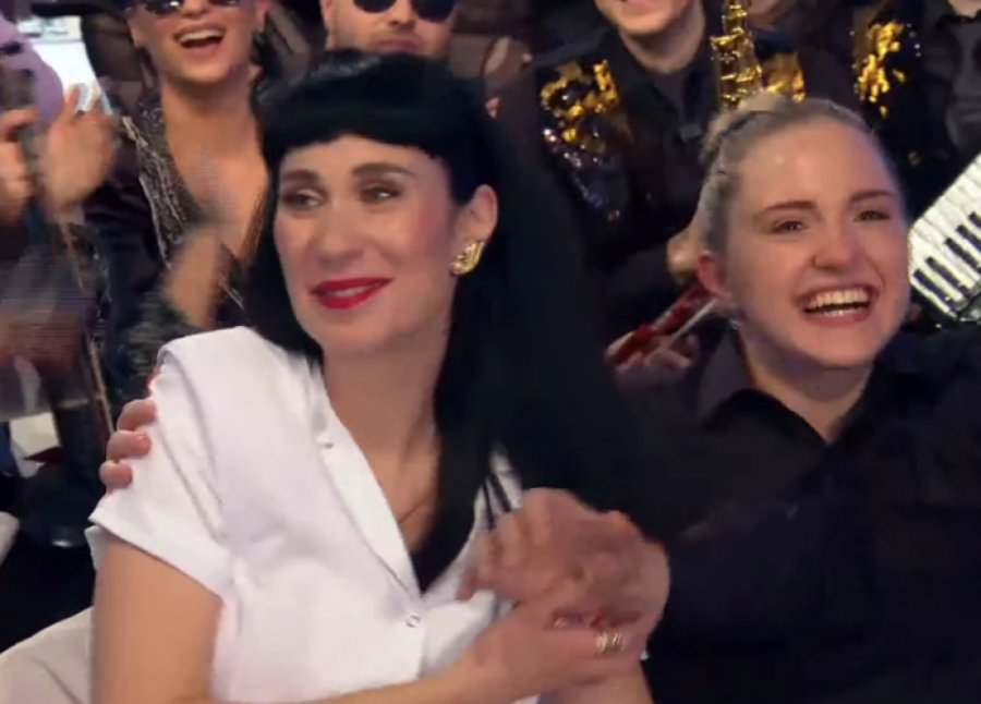 VERU MATOVIĆ TERALI DA SE PRIJAVI ZA EVROVIZIJU! Pevačica otrkila šta misli o pobednici Evrovizije, a otkrila i sve o skladnom odnosu sa suprugom