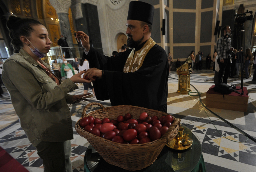 HRISTOS VOSKRESE ILI HRISTOS VASKRSE?KAKO SE PRAVILNO ČESTITA? Evo odgovora na dilemu