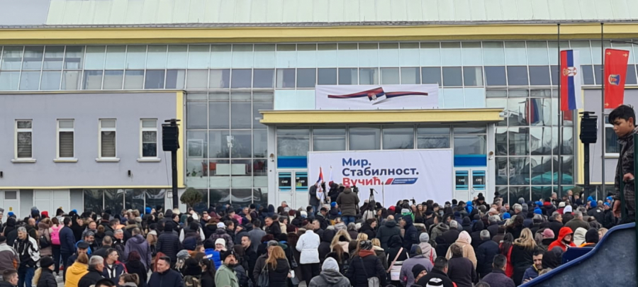 BOJNIK DOČEKAO VUČIĆA UZ TRUBAČE 