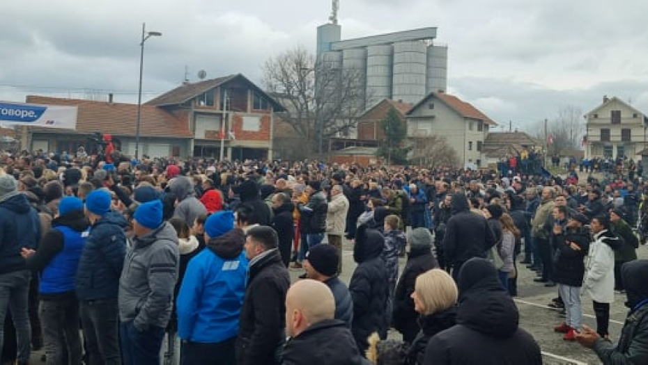 BOJNIK DOČEKAO VUČIĆA UZ TRUBAČE 