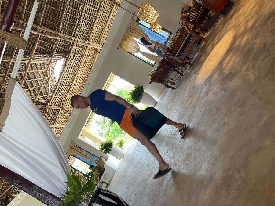 POSTAJE TATA?! Ekskluzivne fotografije i detalji iz privatnog života starijeg brata Dragojevića: David želi da usvoji dete sa Zanzibara!