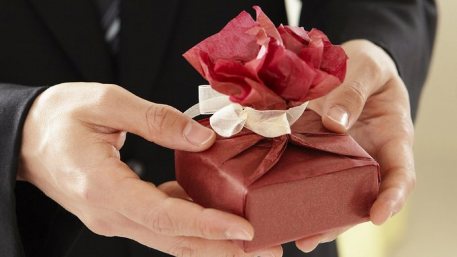 ODMAH IH IZBACITE IZ KUĆE Neki pokloni donose nesreću