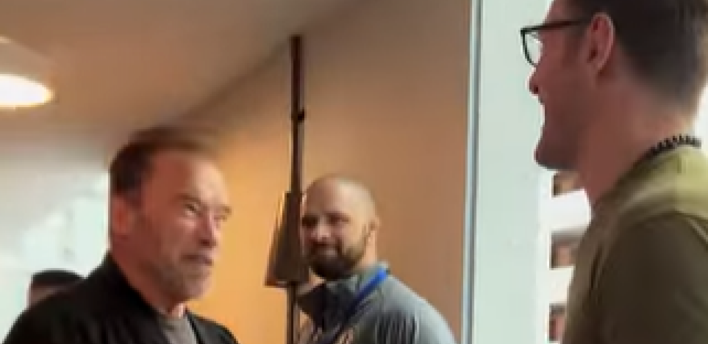 SKANDAL NA AERODROMU Arnold Švarceneger zadržan, carinci mu pronašli ovo u koferu