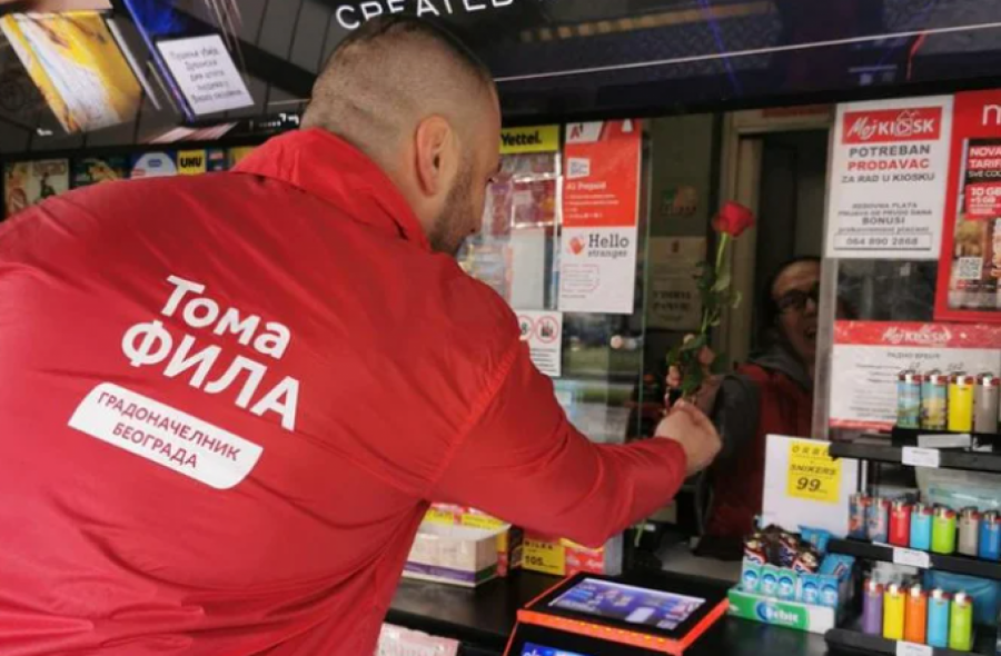 Omladinci SPS i Zeleni Srbije na Novom Beogradu čestitali praznik 8. mart ženama!