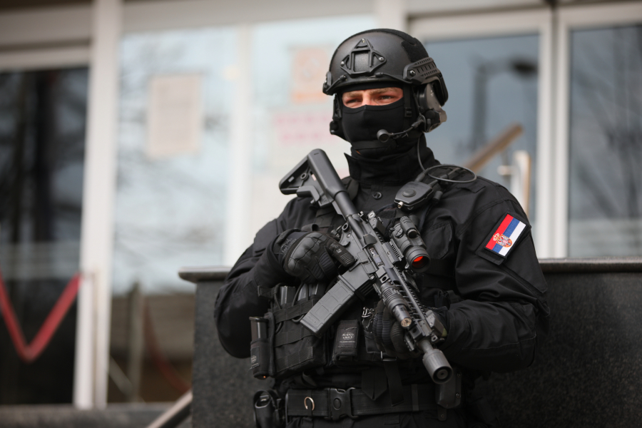 OPSADNO STANJE ISPRED SPECIJALNOG SUDA U toku je privođenje Belivukove grupe u sud, pojačane mere bezbednosti (FOTO)