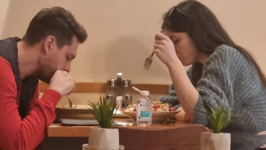 Biković sa devojkom