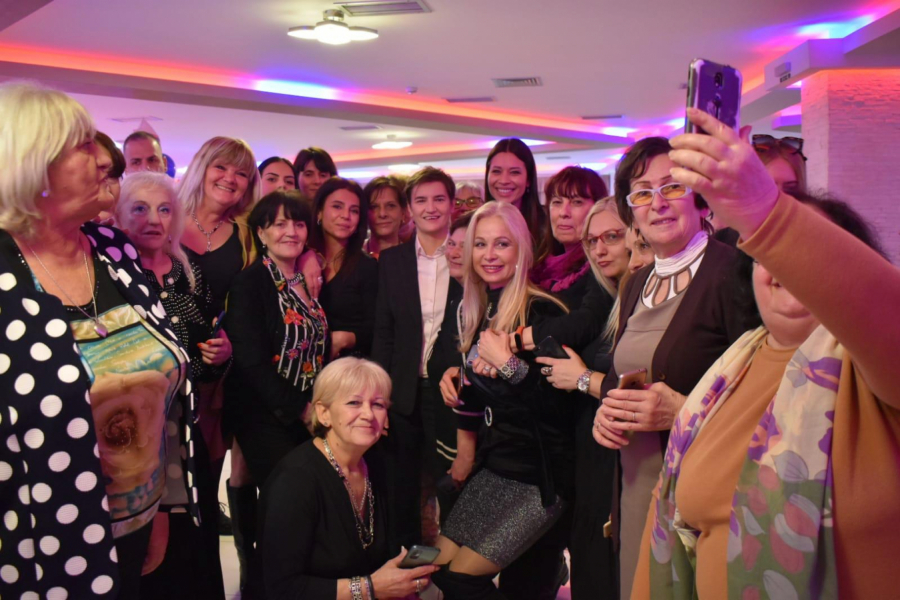 BRNABIĆ: Zahvaljujući upravo zalaganju Aleksandra Vučića, danas je mnogo više žena na odgovornim pozicijama u državi