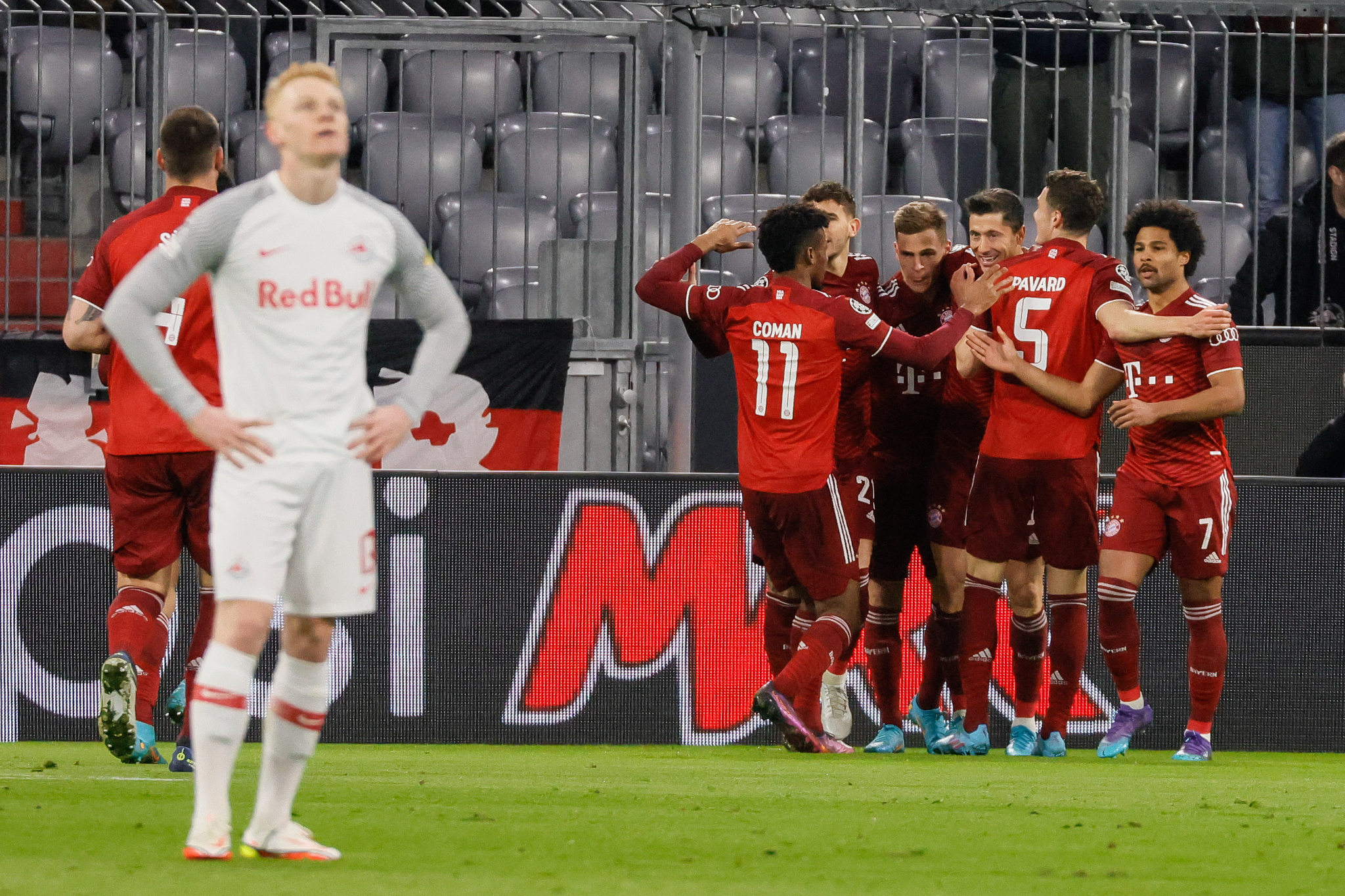 DEVET GOLOVA ZA JEDNO VEČE! Bajern pregazio Salcburg za četvrtfinale, Interu ni pobeda protiv Liverpula nije bila dovoljna!