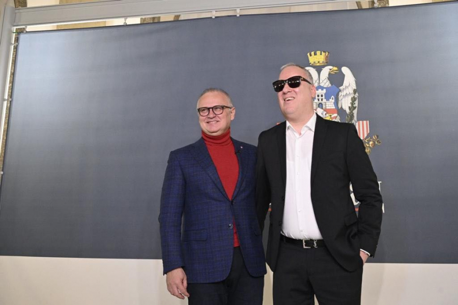 BEOGRAĐANKE UŽIVALE! Saša Matić održao spektakularan koncert u Skupštini grada! (FOTO)