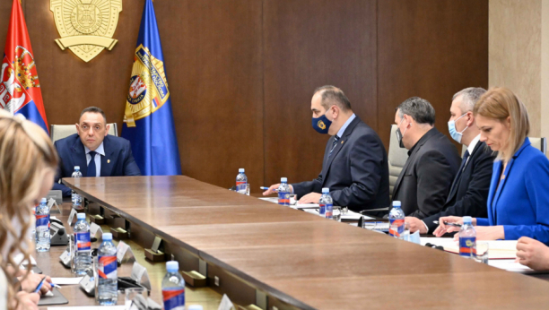 SRBIJA JE STABILNA I BEZBEDNA ZEMLJA Vulin predsedavao sednicom Nacionalnog koordinacionog tela za sprečavanje i borbu protiv terorizma (FOTO)