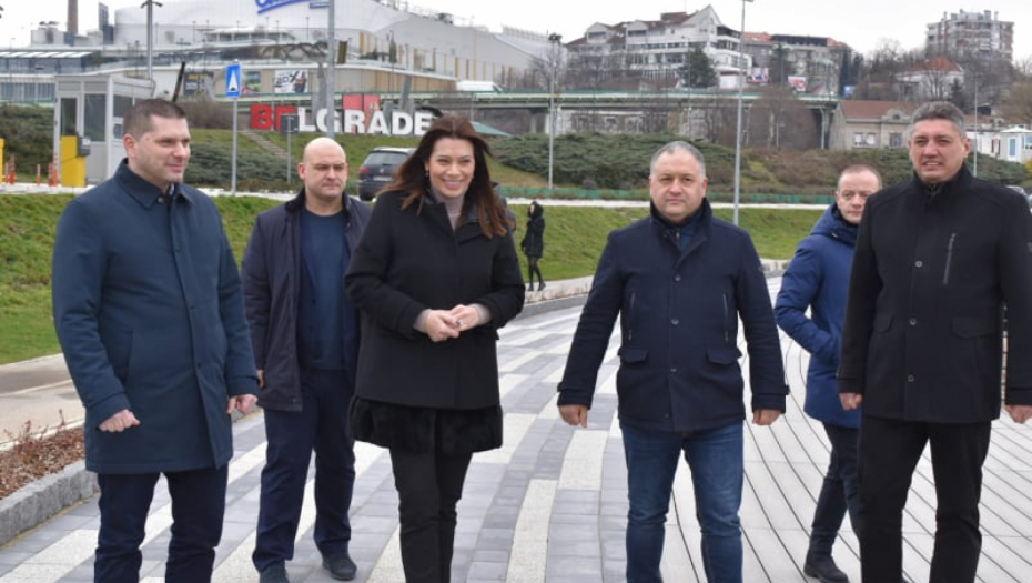 VUJOVIĆ NA ADI CIGANLIJI Na mestu klizišta, Beograđani dobili šetalište izgrađeno po ekološkim standardima