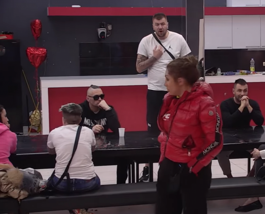 CEO STO SKOČIO NA IRMU! Janjuš je brutalno izvređao, a onda mu se pridružio Miki, situacija dostigla vrhunac!