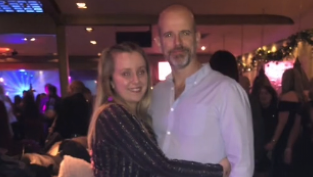 IZMEĐU NJIH JE 27 GODINA RAZLIKE Tvrde da se obožavaju, ali ih ljudi stalno napadaju!