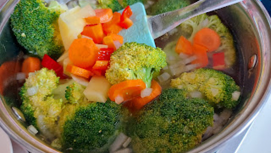 SPREMITE UKUSNU ČORBICU OD BROKOLIJA Veoma je zdrava i jako ukusna (VIDEO)