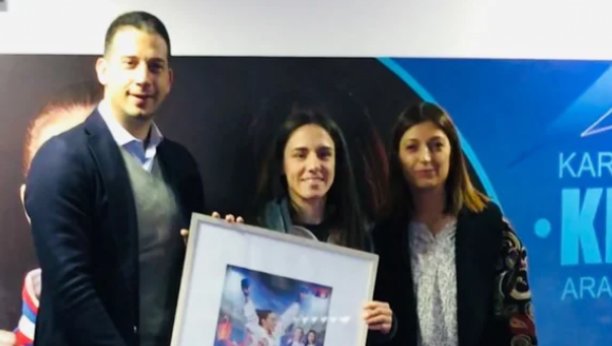 MALIŠANI U ŠKOLAMA DOBILI NOVE KOMPLETE SPORTSKE OPREME I REKVIZITA! Ministar Udovičić se prisetio uspešne sportske karijere, posetio Batočinu, Kragujevac i Aranđelovac