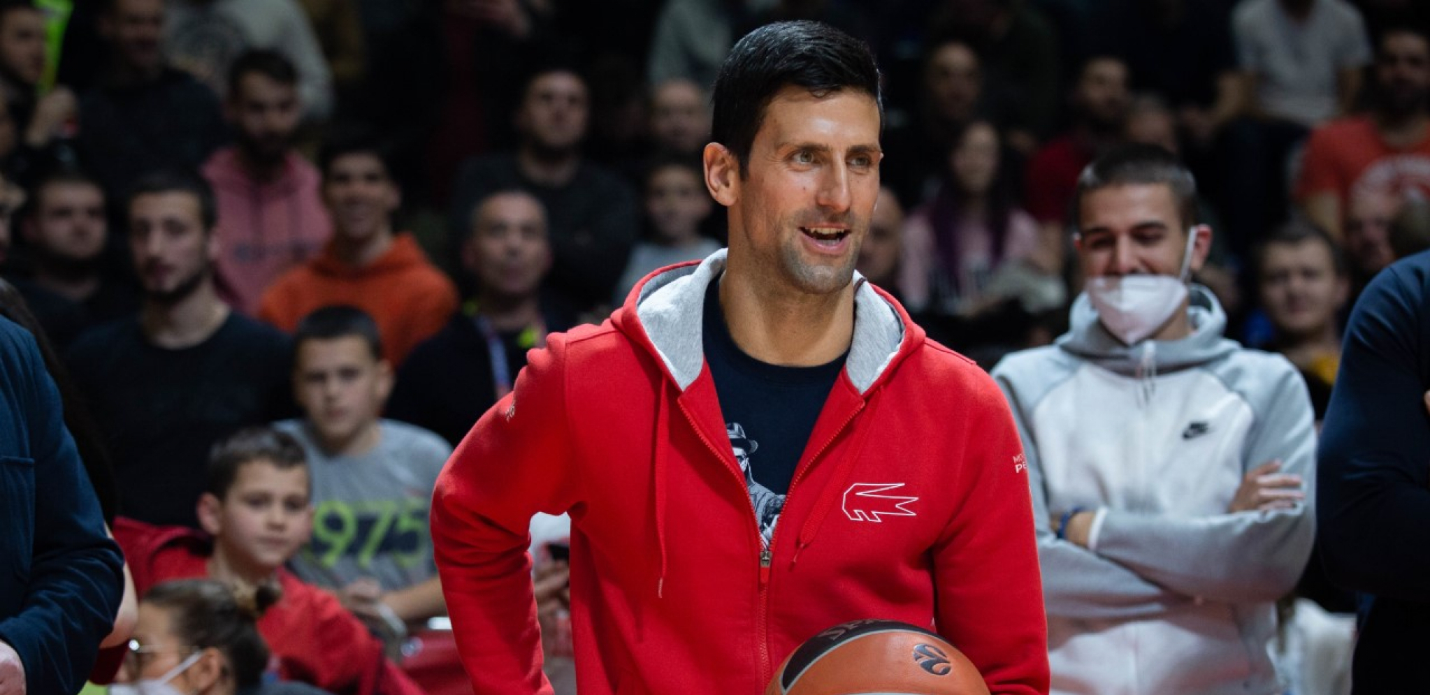 POZNATI JUTJUBER IZAZVAO NOLETA! Đoković uzeo "basketaru" i pokazao šta zna! (VIDEO)