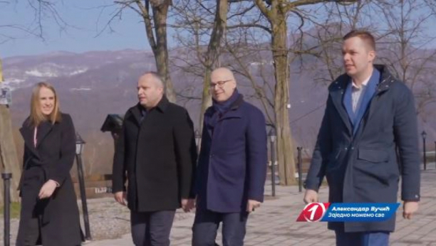 DELEGACIJA SNS OBIŠLA ZLATIBORSKI OKRUG "Samo uz politiku razvoja i stabilnosti koju vodi Aleksandar Vučić naša Srbija stoji čvrsto na svojim nogama" (VIDEO)