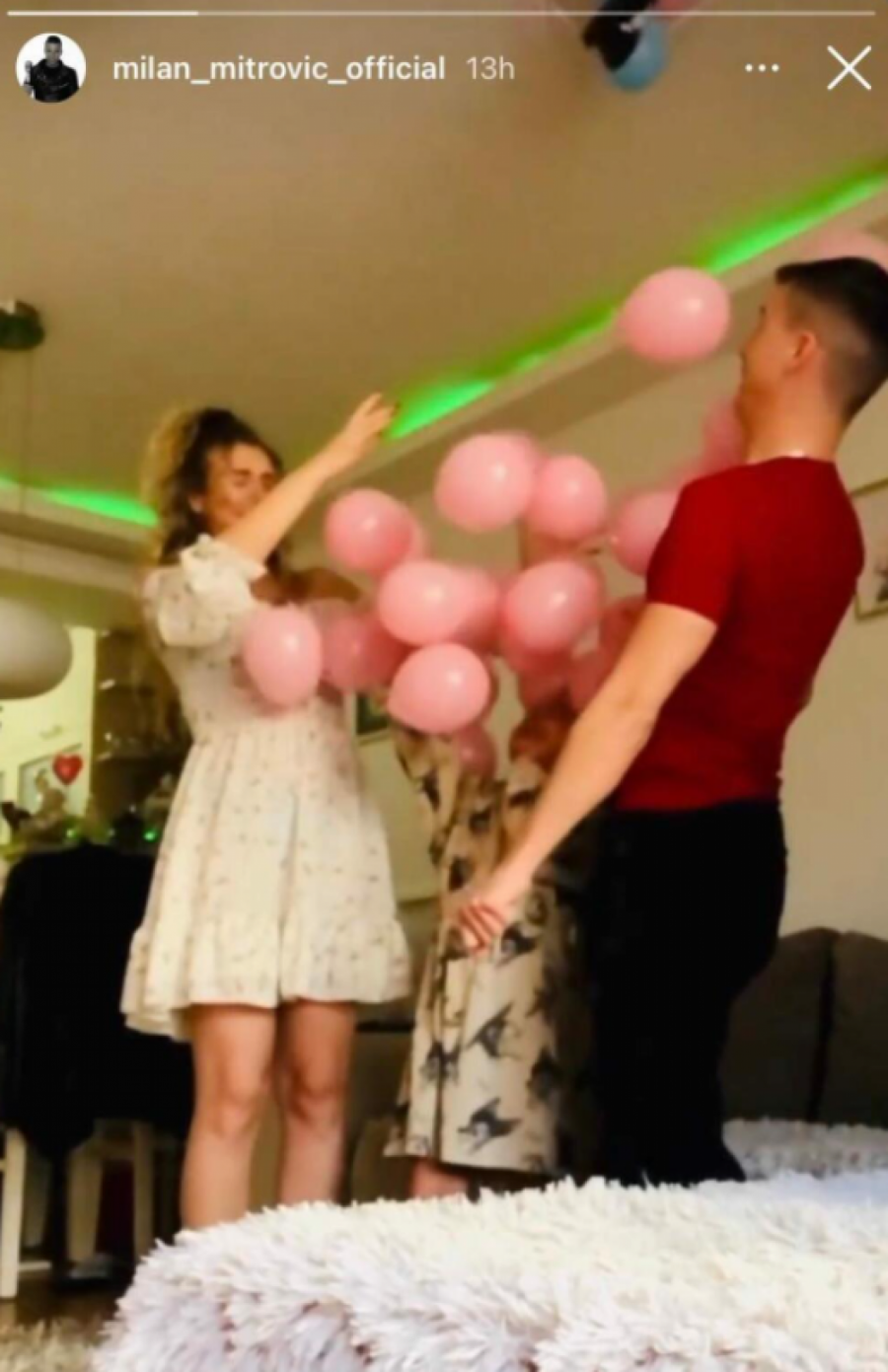 OBJAVIO SREĆNE VESTI! Pevač Zvezda Granda čeka drugo dete, sa suprugom otkrio pol bebe i sve oduševio! (FOTO)