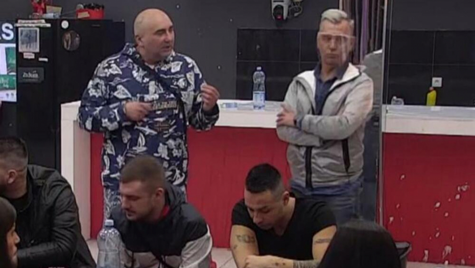 GLAVNA OPSESIJA TI JE BILA DA SE RAZVEDE! Dalilina najbolja drugarica raskrinkana u programu uživo, otkriveno i da joj je pretila!