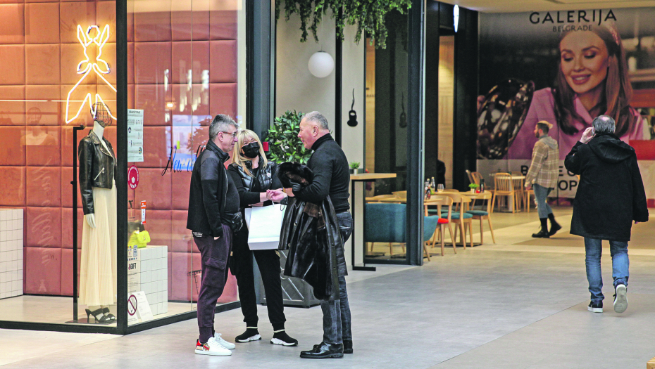 Saša i Suzana u šopingu