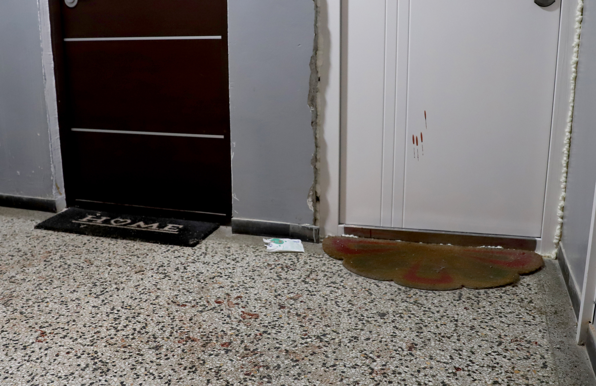 ZARIO MU ŠRAFCIGER U VRAT ZBOG PROSTITUTKE Beogradska policija uhapsila Stefana S. (23) zbog pokušaja ubistva Miloša P. (27)