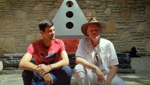 LEGENDA POSLALA JAKU PORUKU NOVAKU Dok su drugi igrali turnir, on je gledao piramide