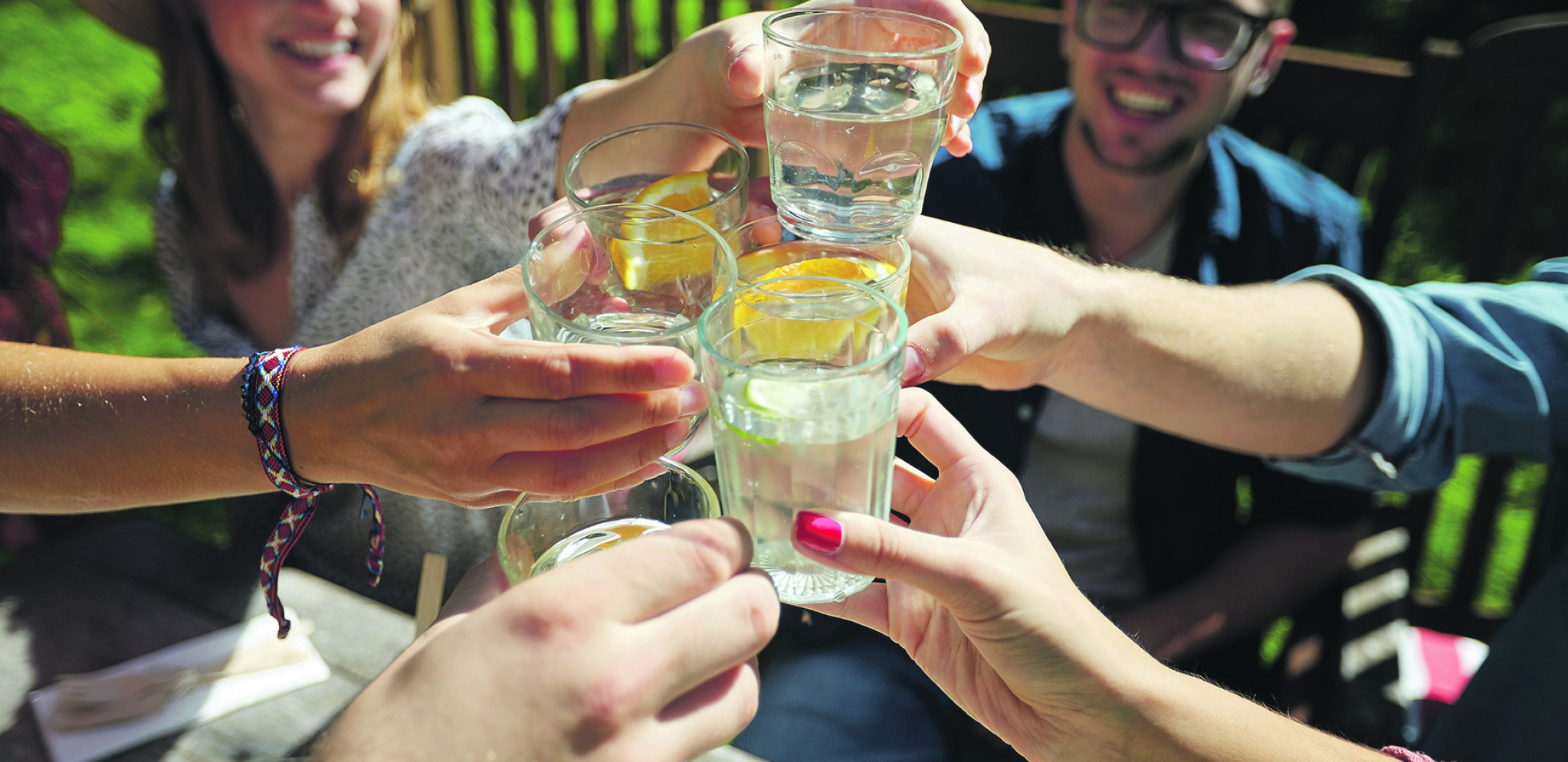 NE PRETERUJTE SA TEČNOŠĆU 4 signala da pijete previše vode