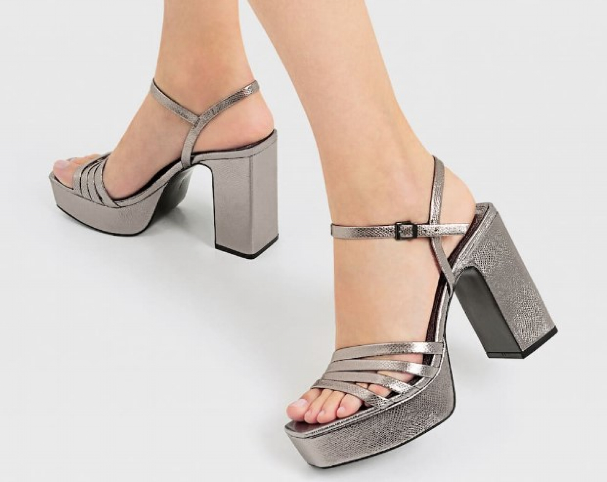 HIT OBUĆA OVOG PROLEĆA OBRADOVAĆE NIŽE ŽENE Ovo su trendovi cipela i sandala za novu sezonu 2022