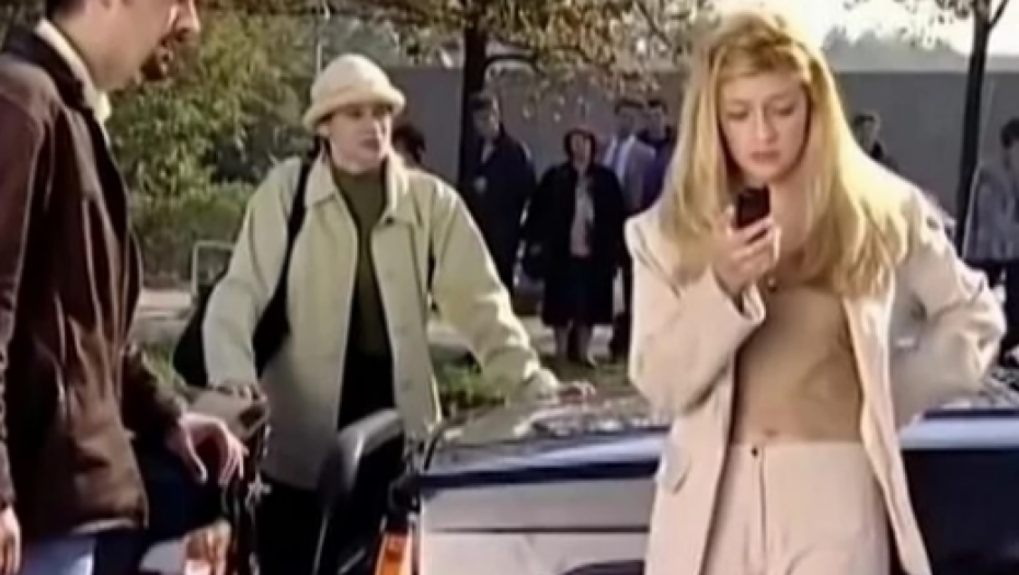 BILA JE ZVEZDA PORODIČNOG BLAGA! Glumica je zbog ljubavi napustila Beograd i promenila izgled do neprepoznatljivosti!