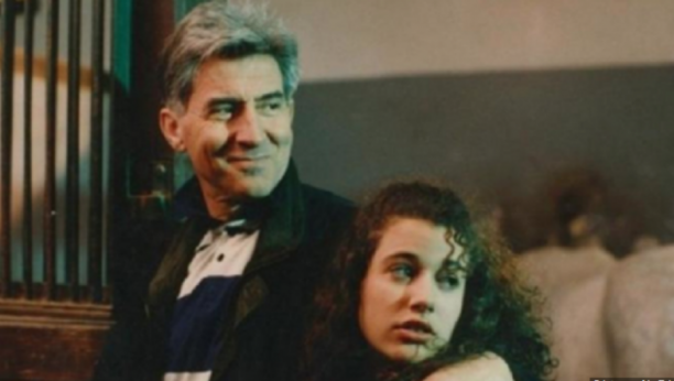 GLUMILA JE U SERIJI "POLICAJAC SA PETLOVOG BRDA" Bila je jedna od tri ćerke Ljubiše Samardžiča, a evo kako danas izgleda (FOTO)