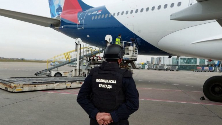 MAĐARSKO MINISTARSTVO ODBRANE SAOPŠTILO: "Gripeni" pratili srpske avione zbog dojava o bombi