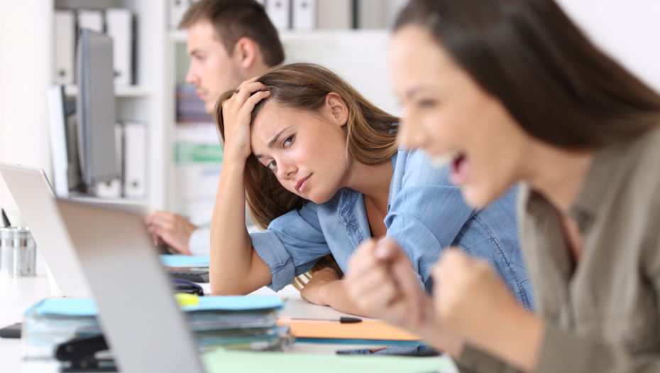 RADITE OD KUĆE? Ovo je loša vest za vas: Odzvonilo, otkazi čekaju...