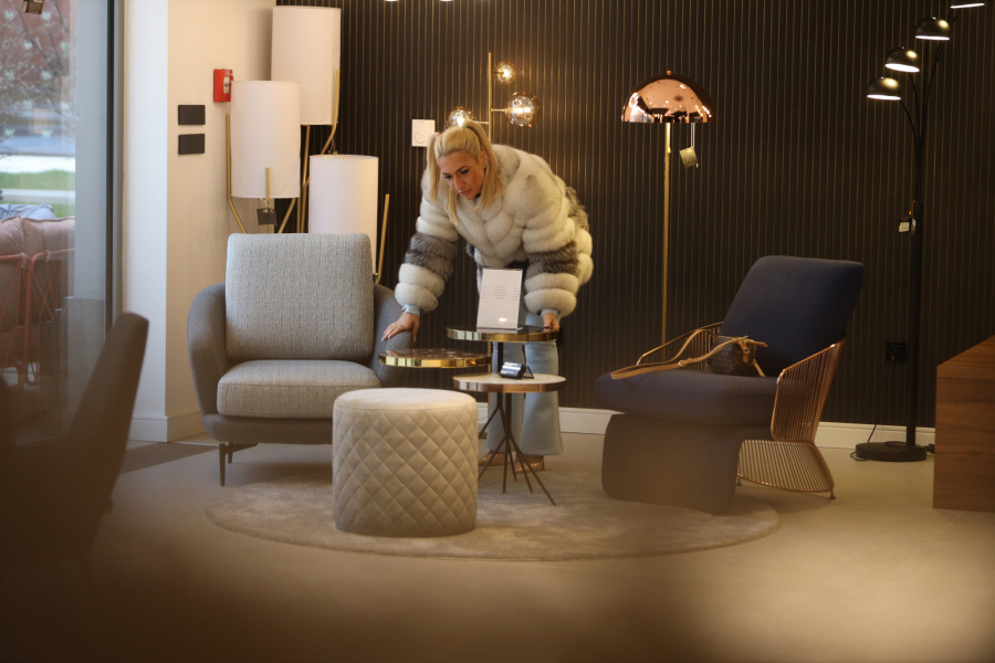 EKSKLUZIVNO! Jovana Jeremić oprema stan u Mirijevu, evo kako voditeljka bira šta će kupiti za enterijer svoje nove nekretnine!