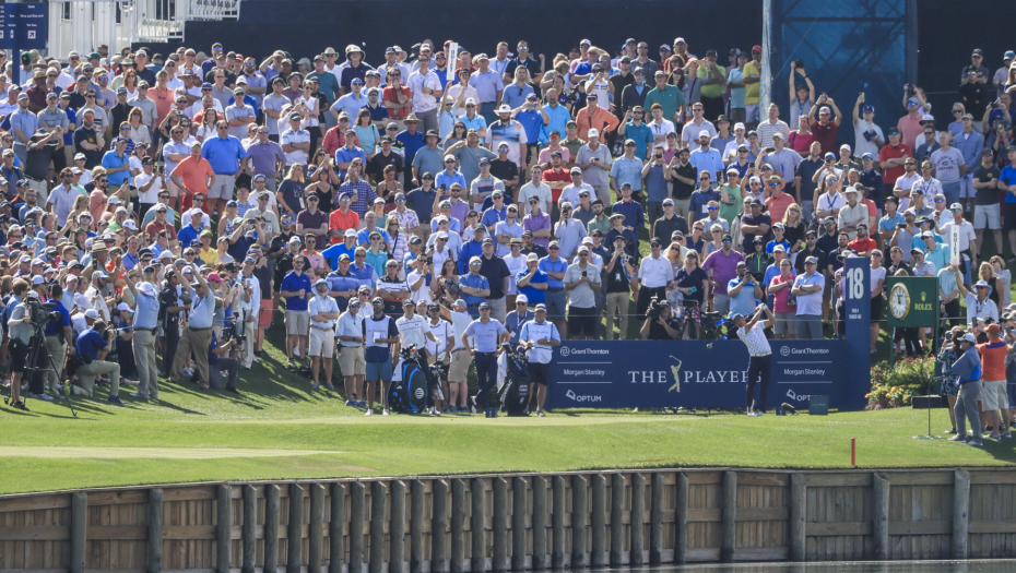 TRAGEDIJA Članovi golf tima stradali u saobraćajnoj nesreći