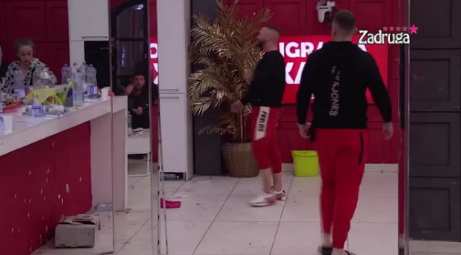 DEVOJČICU OD 20 MENJAŠ ZA ONU OD 18 GODINA! Zadrugar žestoko ponizio Nenada Aleksića Ša, izgovorio mu nešto što niko nikad nije!