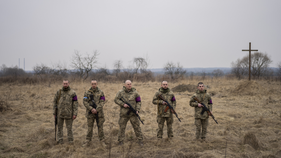 Eksplozije odjekuju, granatirano selo, dignut most u vazduh (FOTO/VIDEO)