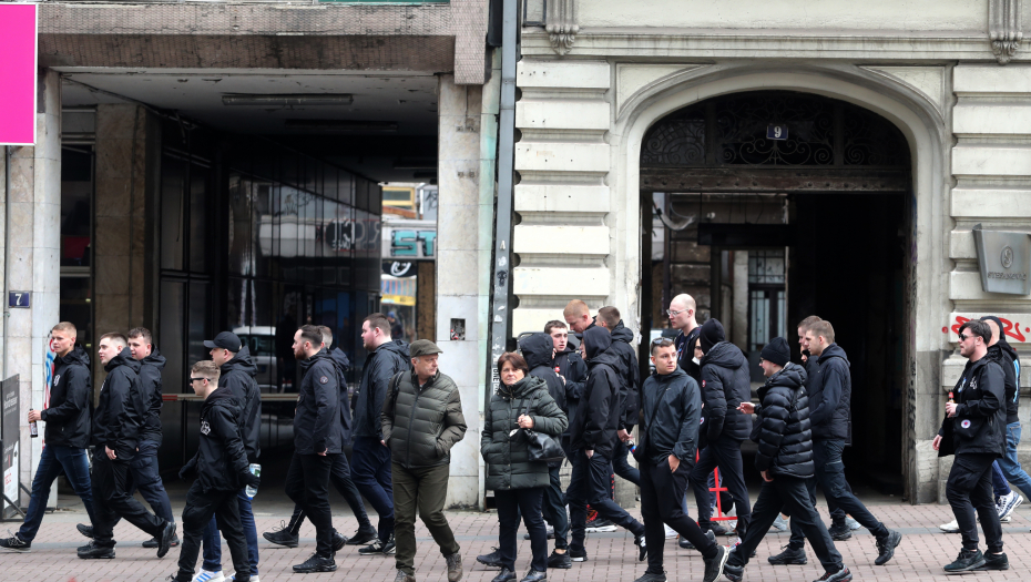 NAVIJAČI RENDŽERSA PREPLAVILI BEOGRAD Škoti piju pivo, uživaju u srpskoj prestonici (FOTO GALERIJA)