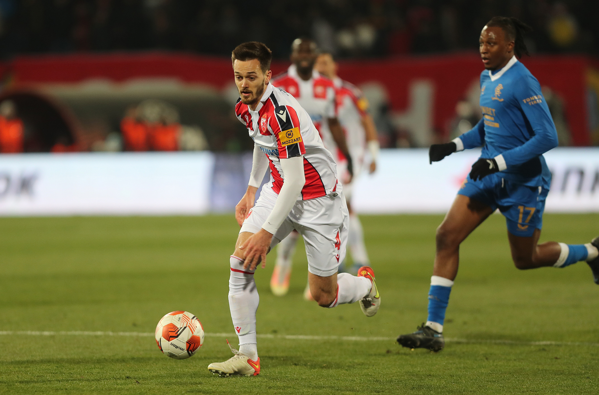 MEKGREGOR JE ZVEZDINA NOĆNA MORA! Crveno-beli se muški borili, savladali Rendžers, ali ostali bez četvrtfinala Lige Evrope!