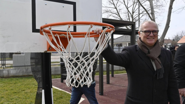 "DANAS JE VELIKI DAN ZA OBRENOVAC" Vesić u novootvorenom vrtiću u Belom polju (FOTO/VIDEO)