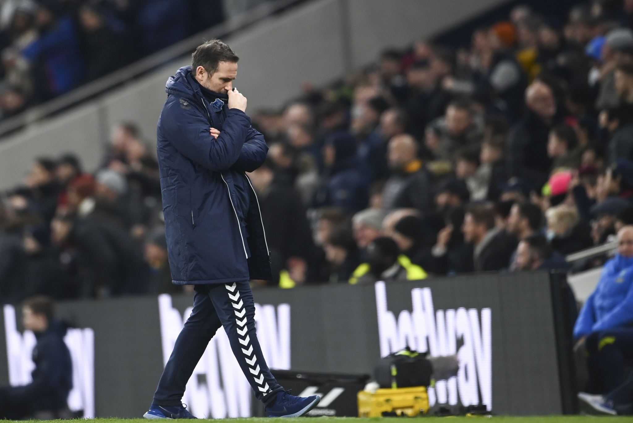 MISLIO SAM DA ĆU DA ZAPLAČEM Lamparda slomile emocije nakon opstanka u Premijer ligi: Jedan od najvećih trenutaka u karijeri