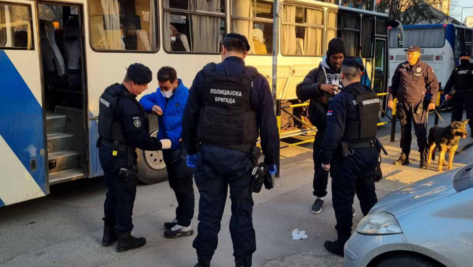 AKCIJA POLICIJE MUP sproveo 85 ilegalnih migranata u prihvatni centar