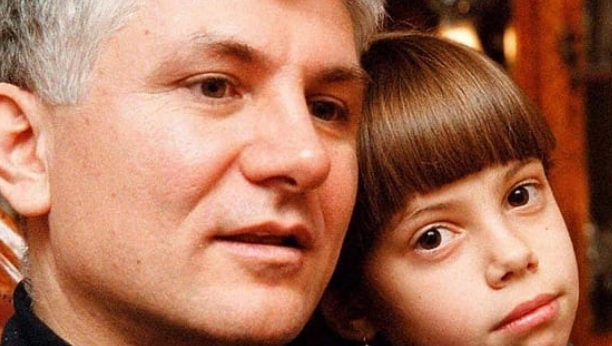 LEPOTU JE NASLEDILA OD MAME, A OD TATE POLITIČKE AFINITETE: Ovako danas izgleda ćerka Zorana Đinđića