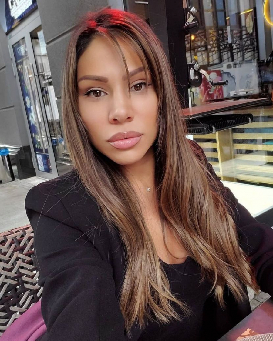 SRPSKE PEVAČICE ORGIJAJU PO AMERICI? Tanja Savić šokirala izjavom o koleginicama, a evo šta je zgranuta Sandra Afrika odgovorila na to!